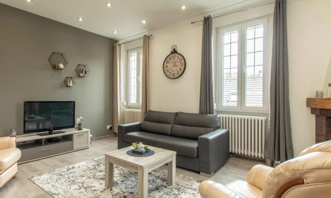 Alby-sur-Cheran Apartamento | Apartamento 'Proche D'annecy' con jardín privado, balcón y Wi-Fi