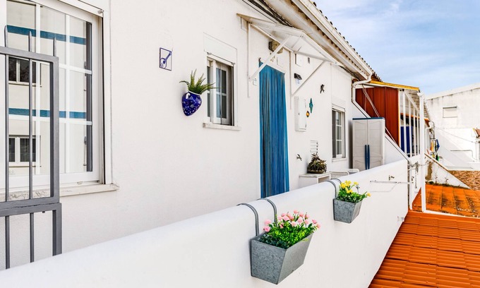 Charneca de Caparica e Sobreda Apartamento | Apartamento 'Lovely Appartement' con balcón, Wi-Fi y aire acondicionado