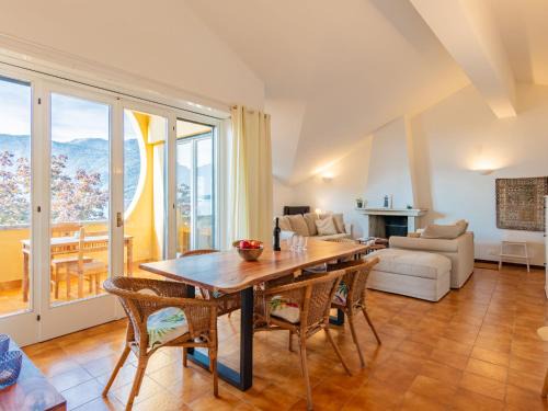 Lierna Apartamento | Apartment Punta Grumo 2 by Interhome