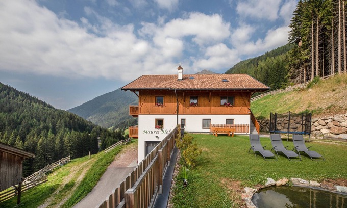 Sarentino Apartamento | Apartamento "Radlspitz - Maurerhof" con vistas a la montaña, Wi-Fi y jardín