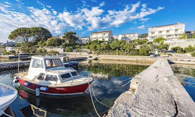 Rab Apartamento | Apartamento Rab con muelle privado y vistas