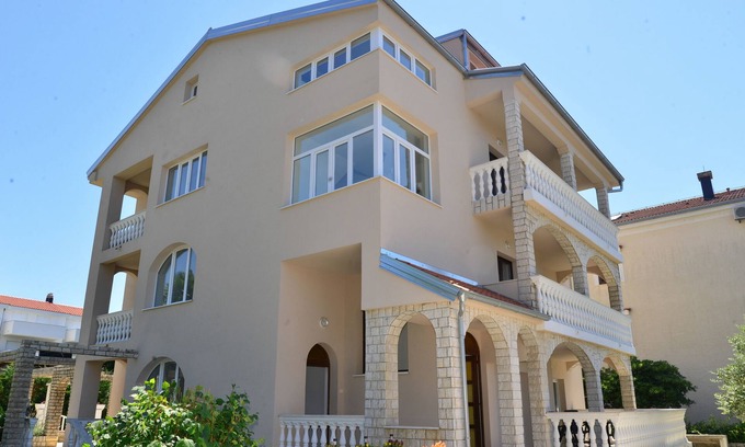 Milcetici Apartamento | Apartman REA 4 **** Con balcón y vista al mar, aire acondicionado.