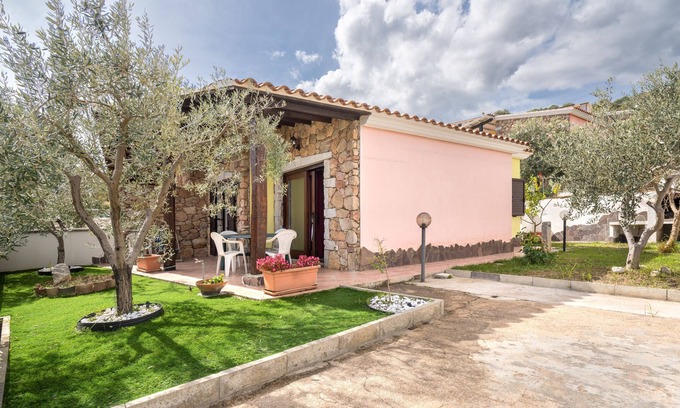 Siniscola Apartamento | Apartamento 'Rebecca' con terraza privada y jardín privado