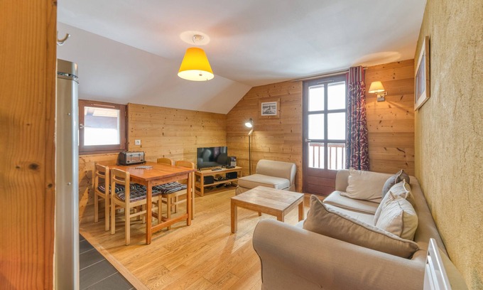 Villard-Reculas Apartamento | Apartamento 'Regain 7' con vistas a la montaña y balcón