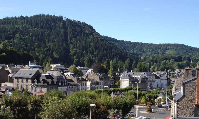 La Bourboule Apartamento | Apartamento renovado por el pintor en el corazón del Parque de los Volcanes