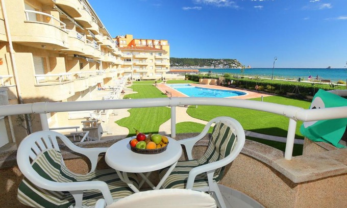 Els Griells Apartamento | Apartment Residencial Manureva II by Interhome