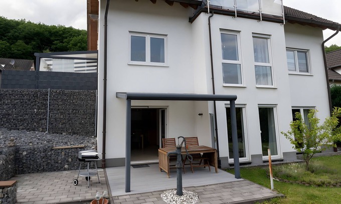 Plettenberg Apartamento | Apartamento 'Rückzugsort' con vistas a la montaña, jardín privado y wifi