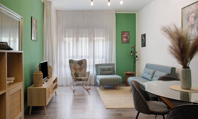 Morbegno Apartamento | Apartamento 'Rifugio Di Sebi' con vistas a la montaña, Wi-Fi y aire acondicionado