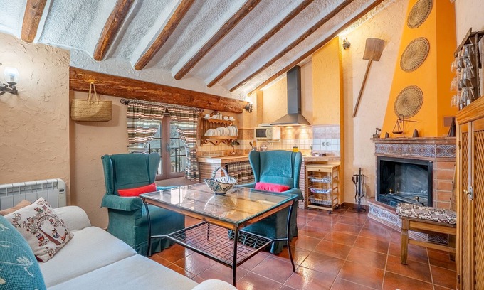 Hinojares Apartamento | Apartamento 'Romero' con vistas a la montaña, Wi-Fi y aire acondicionado