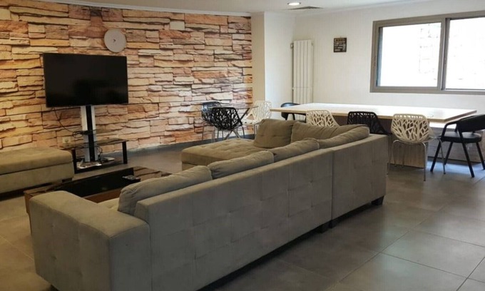 Blat Casa | The Loft Residence: Unidad 3 moderna, limpia y segura