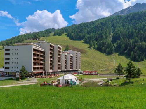 Noveli Apartamento | Apartment Rosablanche A55 by Interhome