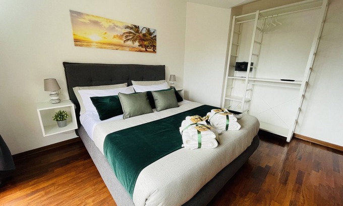 Abano Terme Apartamento | Apartamento 'Royal Residence Abano Terme' con vistas a la montaña, Wi-Fi y aire acondicionado