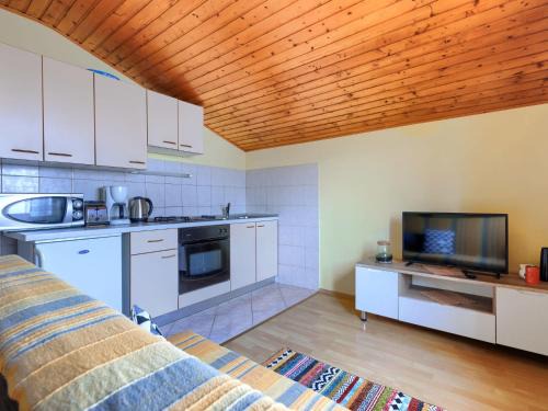 Valdebek Apartamento | Apartment Ruža 1 by Interhome