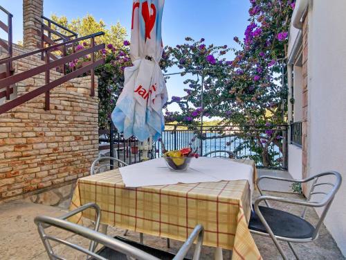 Pokrivenik Apartamento | Apartment Rubin-3 by Interhome