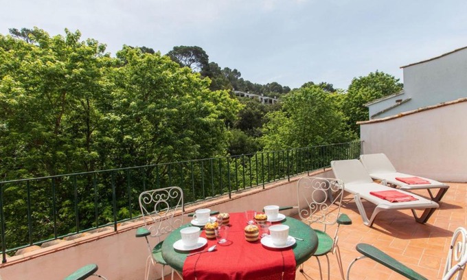 Sa Riera Apartamento | Apartment S'Esquirols Nº7 by Interhome
