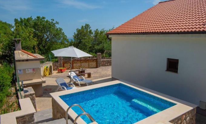 Cesarica Apartamento | Apartamento Sanja by Interhome