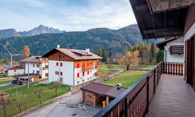 Pie Falcade Apartamento | Apartamento 'Sasedel' con vistas a la montaña, jardín compartido y balcón