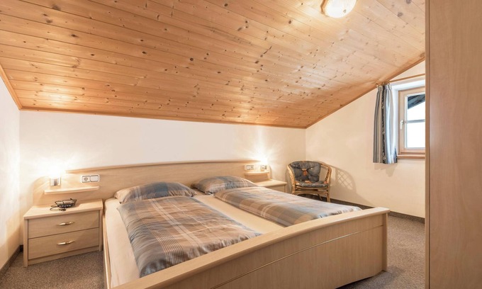 Castelrotto Apartamento | Apartamento "Sattelkammer" con vistas a la montaña, Wi-Fi y jardín