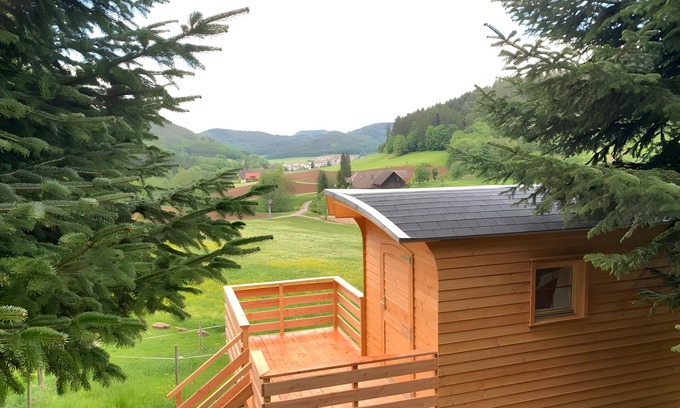 Seelbach Apartamento | Apartment 'Schäferwagen' with Mountain View, Shared Garden and Wi-Fi