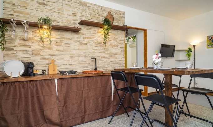 Piedimonte Etneo Apartamento | Apartamento 'Schilirò House' con vistas a la montaña, Wi-Fi y aire acondicionado