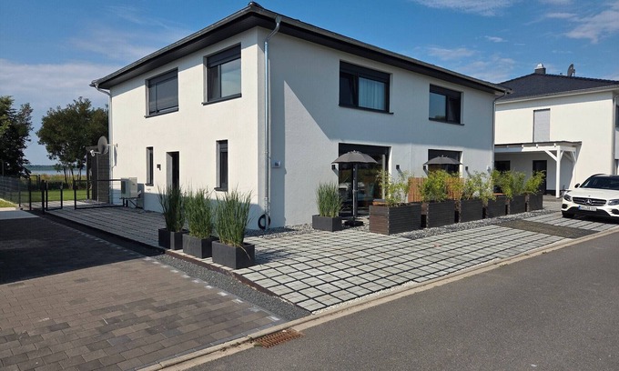 Muldestausee Apartamento | Apartment 'Schlossterrassen 8a' with Private Terrace, Shared Garden and Wi-Fi