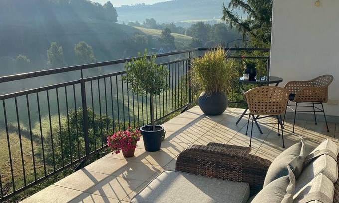 Ortsmitte Apartamento | Apartamento 'Schmallenberger MauerBlümchen' con terraza privada y wifi