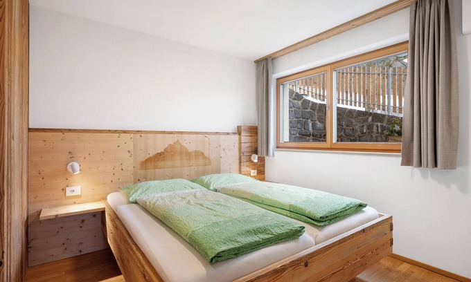 Castelrotto Apartamento | Apartamento 'Schmetterling' con vistas a la montaña, terraza compartida y Wi-Fi