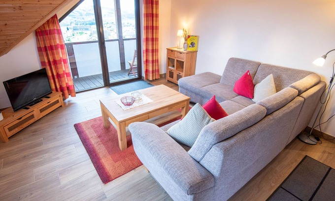 Helden Apartamento | Apartamento 'Schwalbennest' con vistas a la montaña, terraza compartida y Wi-Fi