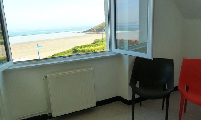 Plonevez-Porzay Apartamento | Apartment sea view in Douarnenez Bay and 50m from the beach