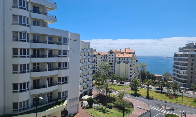 Sao Martinho Apartamento | Apartamento "Seaside Escape" con vistas al mar, balcones y Wi-Fi