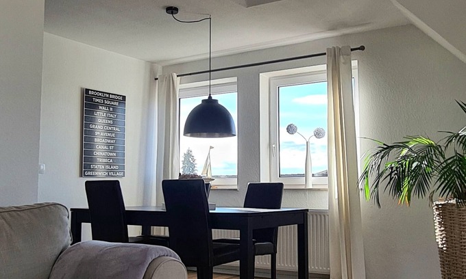 Moehnesee Apartamento | Apartamento Seeloft con balcón y vista directa al lago en el Möhnesee