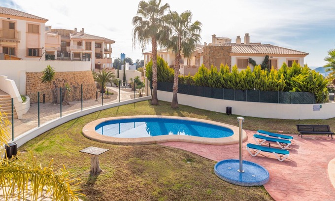 Golf Bahia Apartamento | Apartamento 'Sierra Cortina Resort' con vistas a la montaña, Wi-Fi y aire acondicionado