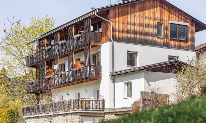 Pfalzen Apartamento | Apartamento 'Silbernagl Terrasse - Blick Zum See' con terraza compartida y Wi-Fi