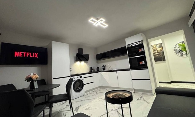Banska Bystrica Apartamento | Apartment LEON, Town Centre with private garage!