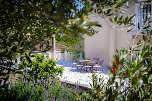 Ploce Apartamento | Apartment Skalin - Modern Comfort with a Local Touch