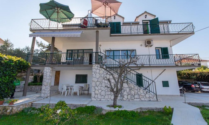 Municipality of Trogir Apartamento | Apartment Slatine 1126b