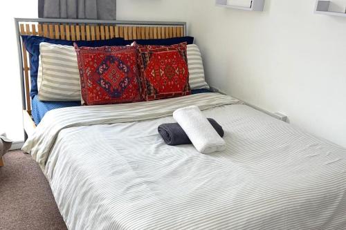 Chadwell Apartamento | Apartment - Sleeps 2 - Parking - Station Close