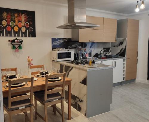 Alibon Apartamento | Apartment - Sleeps 4 - Balcony - Parking