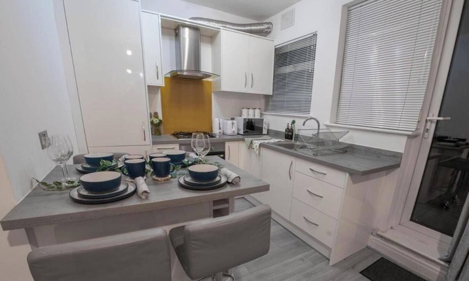 Richmond-upon-Thames Apartamento | Apartment-Sleeps4-Parking-Balcony