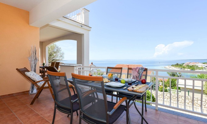 Lun Apartamento | Apartamento Sol con una hermosa vista al mar.