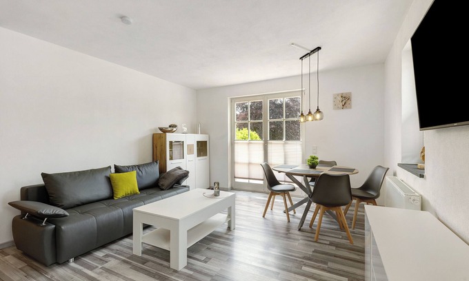 Gleidorf Apartamento | Apartamento 'Sonnenhügel' con balcón y Wi-Fi