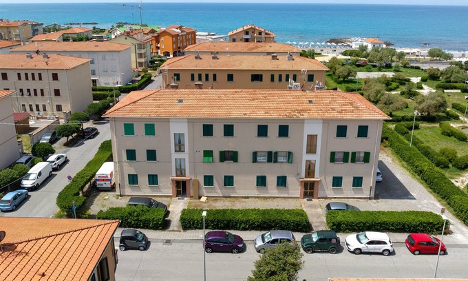 Rosignano Solvay Apartamento | Apartment 'Spiagge Bianche' with Air Conditioning