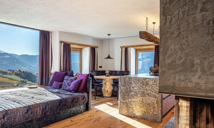 Soprabolzano Apartamento | Apartamento "Spornberg Mountain Living Ostberg" con vistas a la montaña