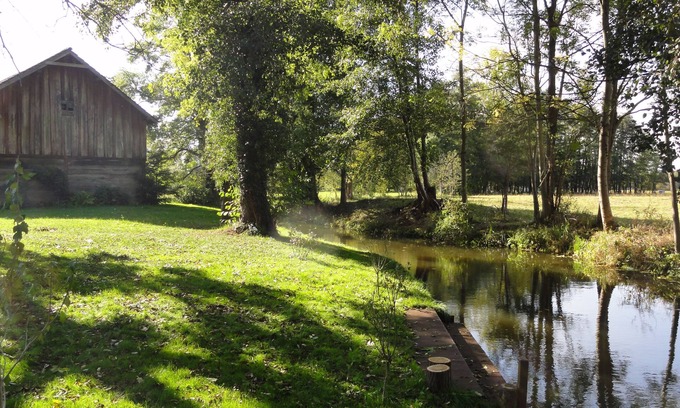 Burg-Dorf Apartamento | Apartamento "Spreewaldkahn" directamente en el río, Spreewaldhof Schupan