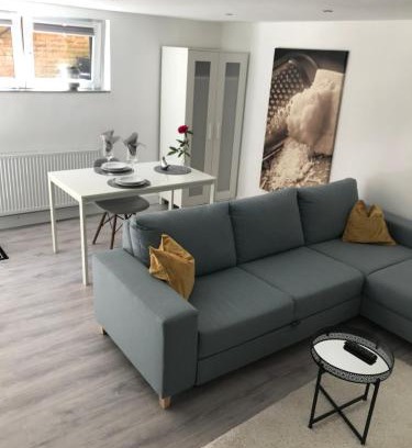 Mauritz-Ost Apartamento | Apartment St Mauritz Souterrain