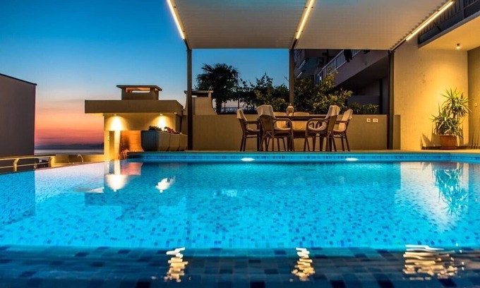 Moca Apartamento | Apartamento Stanko *** Apartamento en Makarska, piscina privada