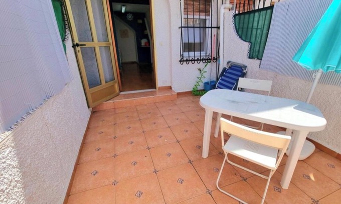 Santa Pola Casa | Apartamento 'Sunflower Playa Lisa' con terraza privada, balcón
