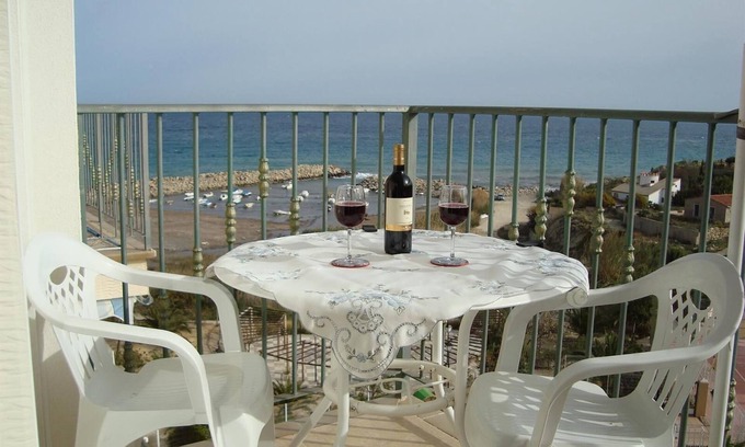 Coveta Fuma Apartamento | Apartamento 'Sunny' con vistas al mar, Wi-Fi y aire acondicionado