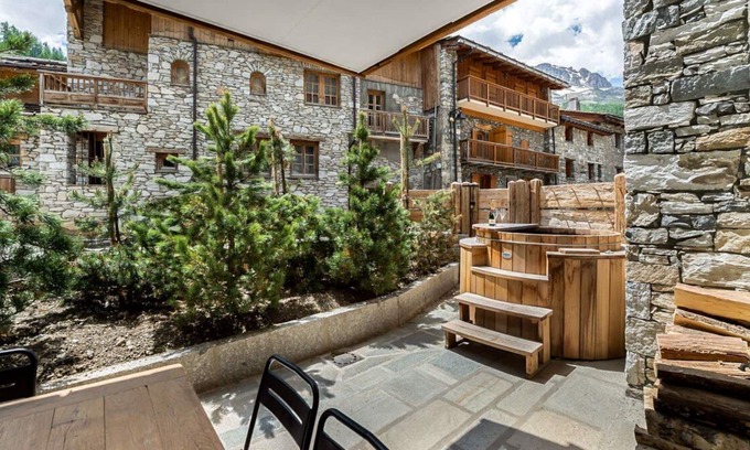 Val-d'Isere Villa | Apartment Suzette - Four Bedroom Villa, Sleeps 10