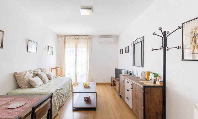 Villamiel de Toledo Apartamento | Apartamento 'Toledo Ciudad De Las Tres Culturas' con vistas a la montaña y aire acondicionado